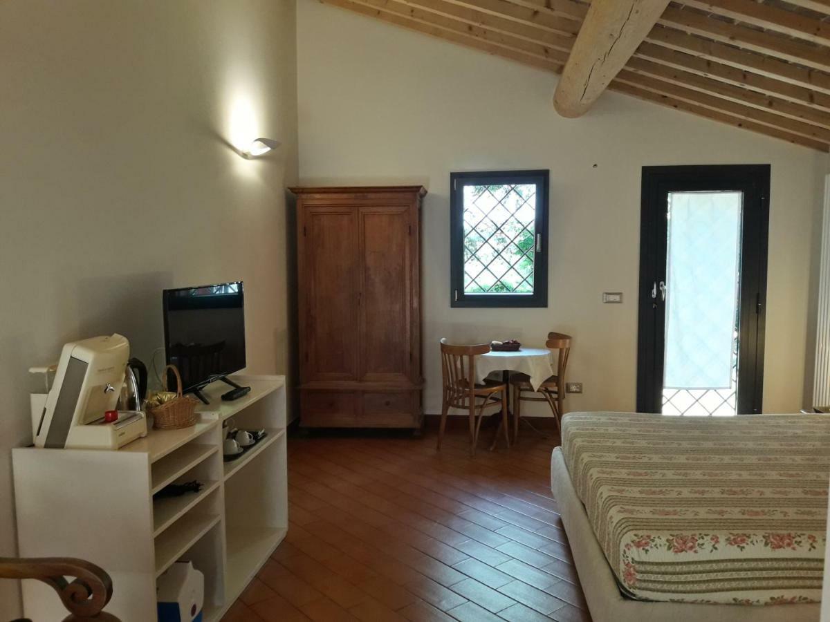 Agriturismo Le Cerbonche ロジニャーノ・マリッティモ エクステリア 写真